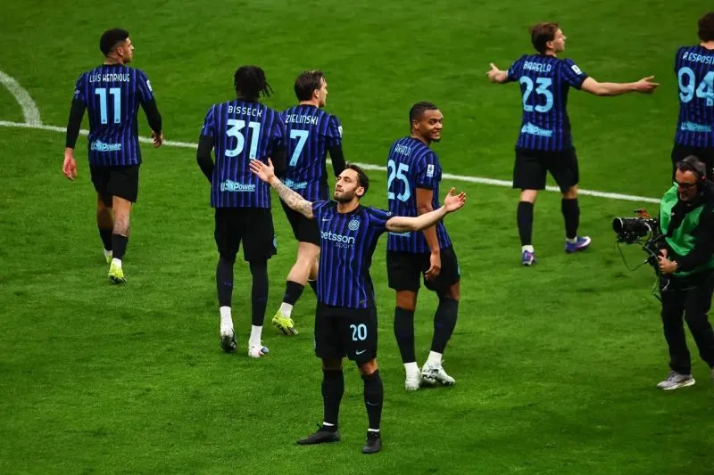 Inter Milan Pertahankan Puncak Klasemen Usai Kalahkan Genoa 2-0