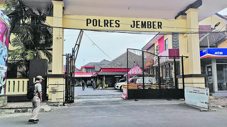 Pemeriksaan Pejabat dan Rekanan Jember dalam Kasus Suap Kajari Bondowoso
