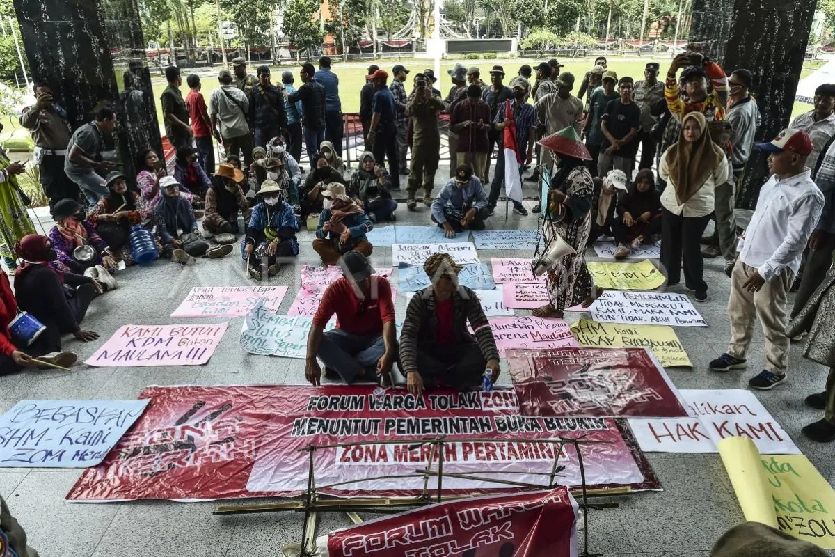 Unjuk Rasa Warga Terkait Sengketa Lahan di Jambi