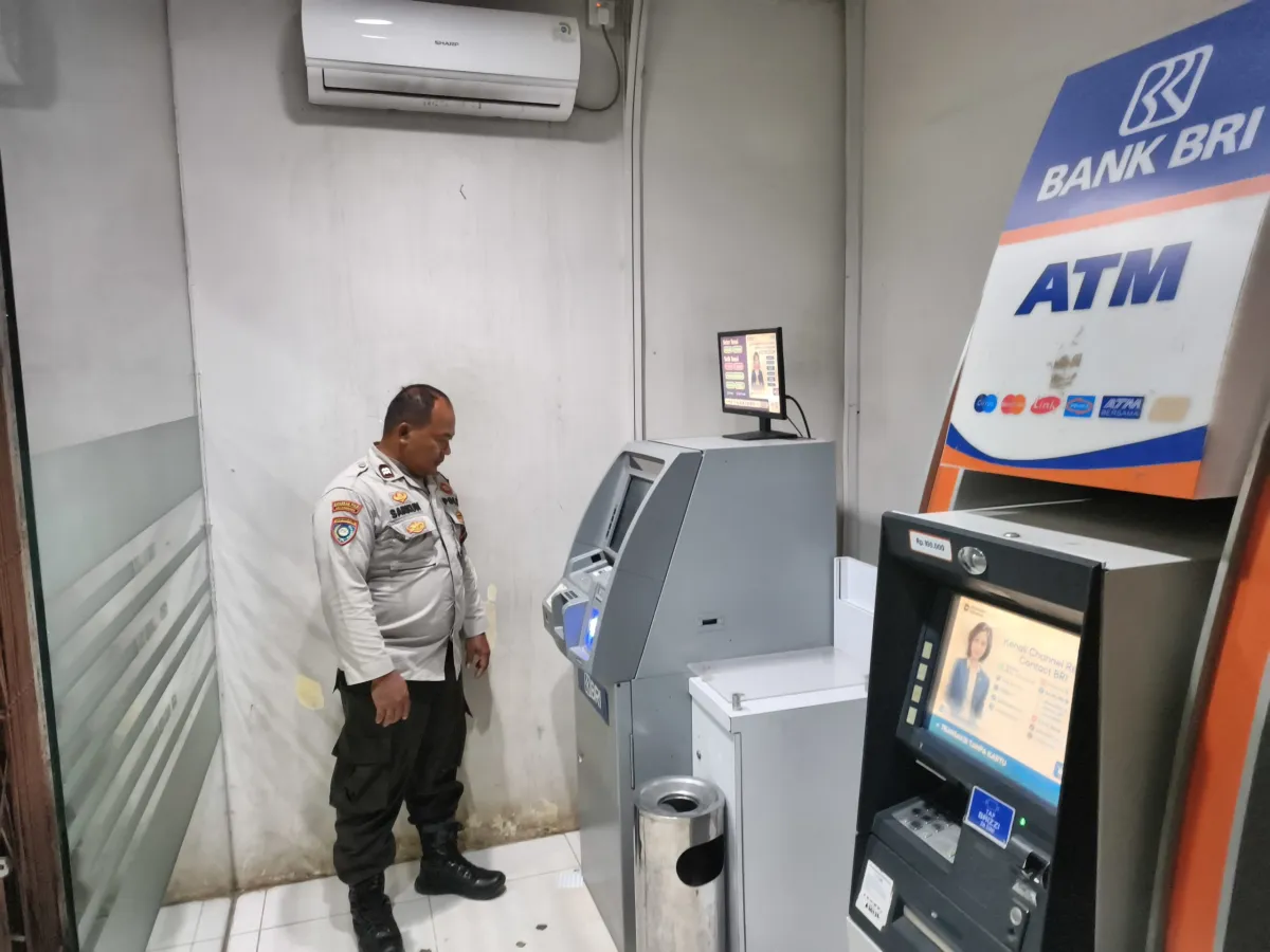 Polsek Sangatta Utara Laksanakan Patroli Malam Cek Keamanan ATM