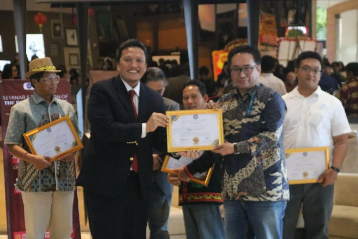 Literasi Kunci Memahami Warisan Pertahanan di President University