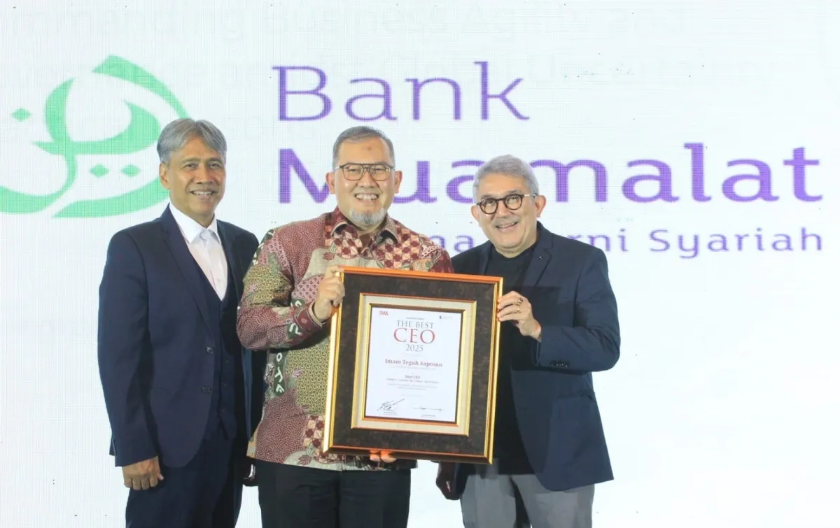 Imam Teguh Saptono Raih Penghargaan Best CEO 2025 di Bank Muamalat
