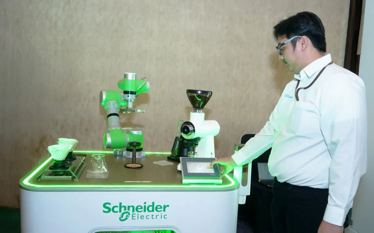 Schneider Electric Perkenalkan Lexium Cobot untuk Transformasi Digital Sektor F&B di Surabaya