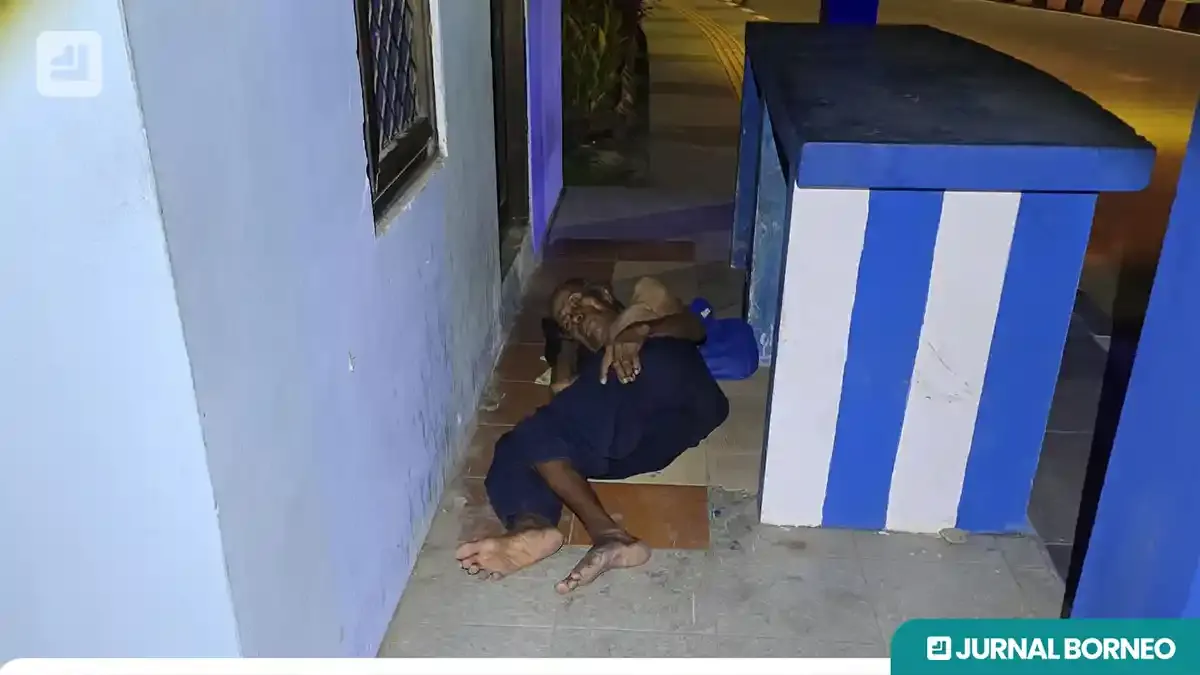 Lansia Korban Tabrak Lari Dievakuasi ke RSUD oleh Relawan PWI Kaltim