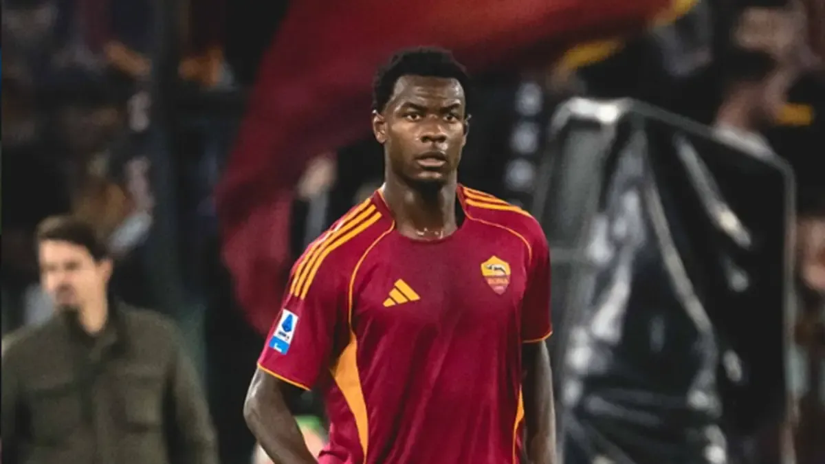 Barcelona Pantau Evan Ndicka, AS Roma Terancam Kehilangan Bek Andalan