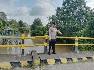 Polsek Penukal Utara Siaga Antisipasi Banjir di Lima Desa Rawan
