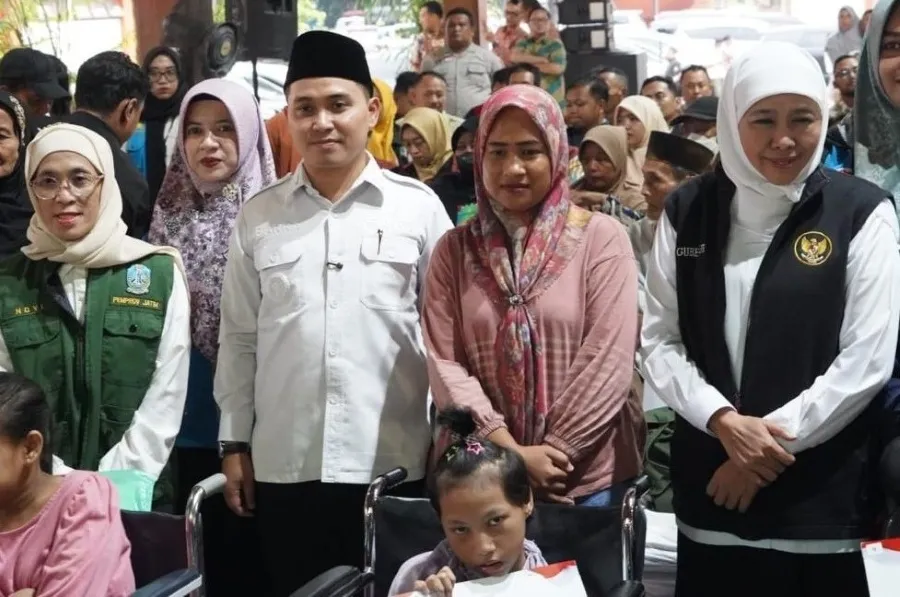 Gubernur Jatim Resmikan SPAM Mojolagres dan Serahkan Bansos di Mojokerto