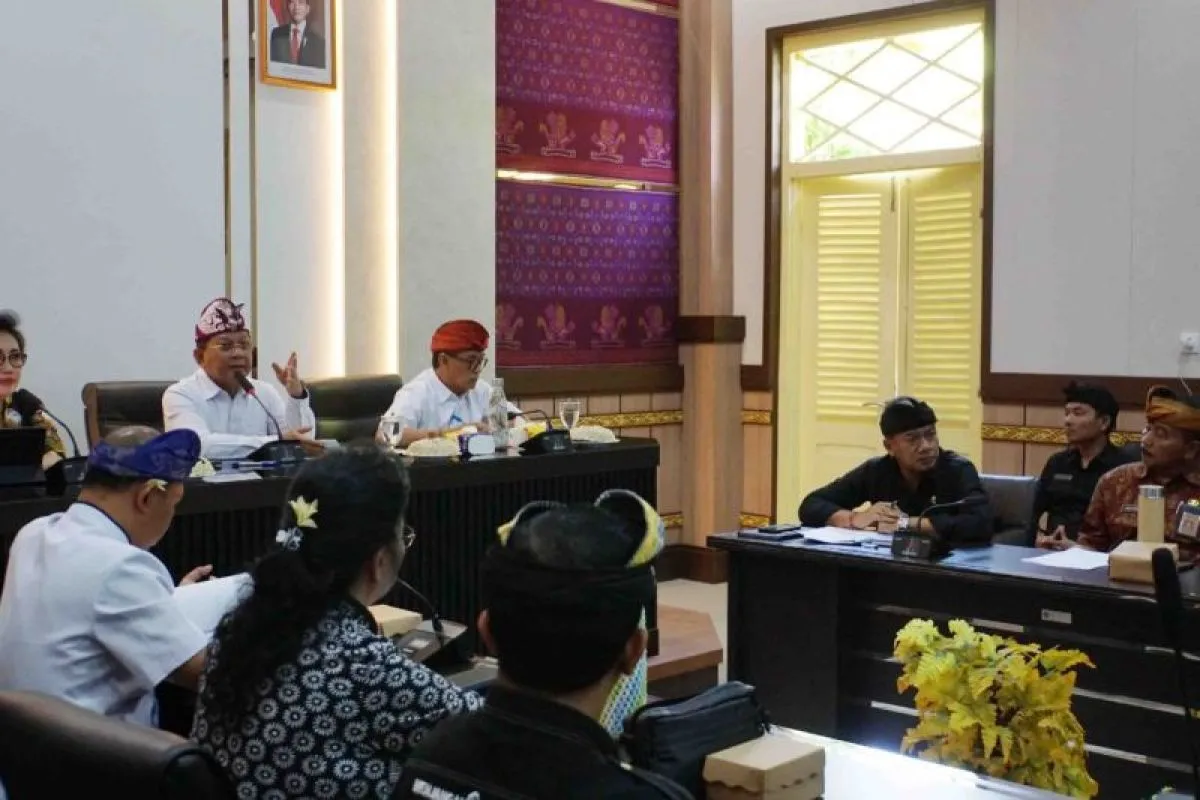 Bupati Buleleng Ajak Pengusaha Bantu Korban Banjir Bandang