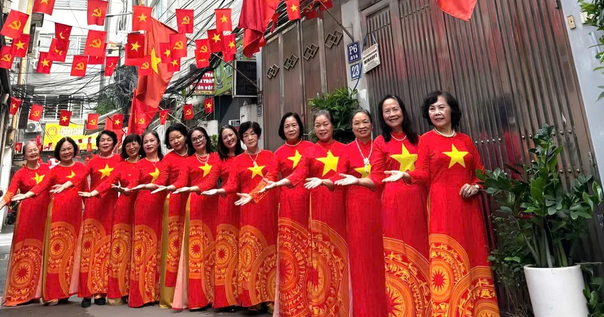 Kecantikan Wanita Lanjut Usia di Hanoi Meriahkan Pekan Ao Dai