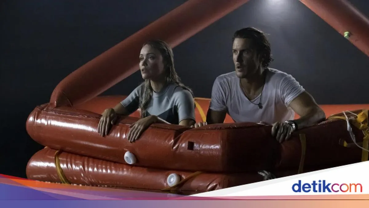 Film Great White: Ketegangan Wisatawan Hadapi Hiu di Laut Lepas
