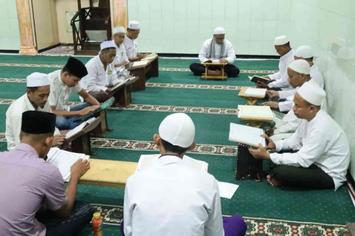Warga Binaan Lapas Mojokerto Tadarus Al-Qur'an Selama Ramadan