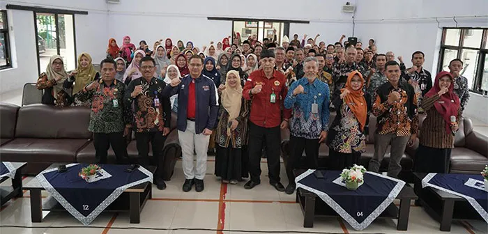 Kadisdik Jatim Tinjau Proyek Pendidikan di Situbondo