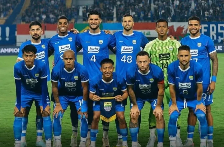 Persib Bandung Raih Kemenangan Besar atas Madura United, Kokoh di Puncak Klasemen