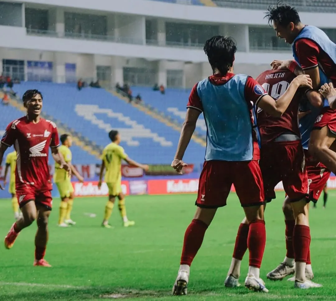 Ketatnya Duel PSM Makassar vs Semen Padang: Prediksi Skor 1-1
