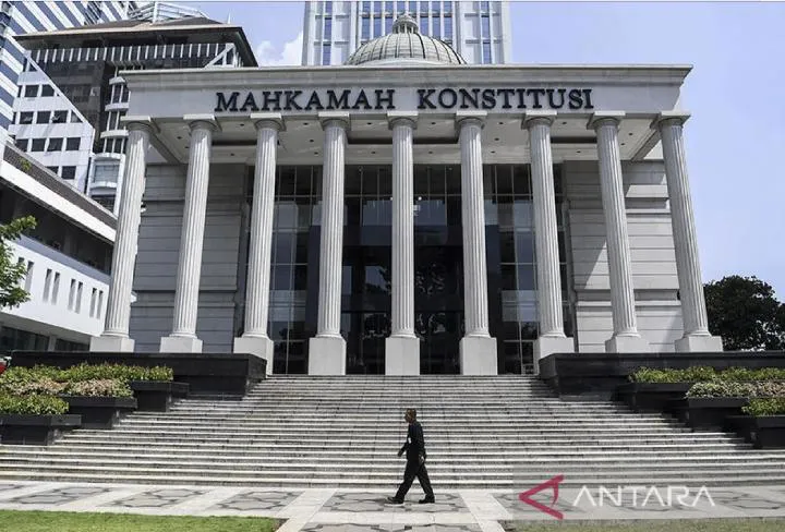 Putusan MK Terkait Uang Pensiun Eks Pejabat Negara