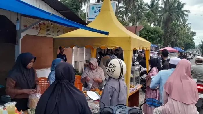 Simpang Aek Galoga: Pusat Takjil dan Tradisi Ramadan di Panyabungan
