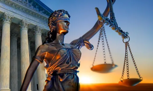 Tantangan Lembaga Kepresidenan dalam Menjaga Supremasi Hukum di Indonesia