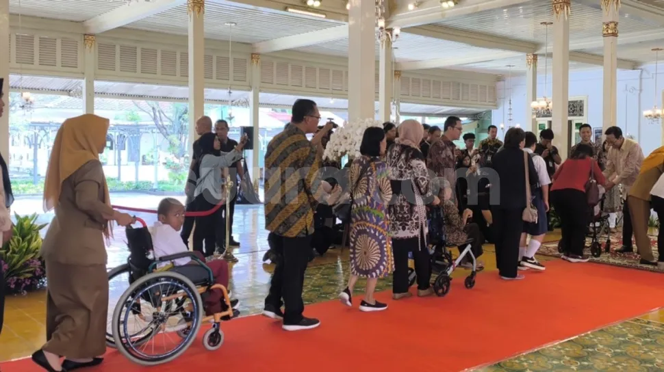 Siswa Difabel Rayakan Syawalan, Bersalaman dengan Sultan HB X