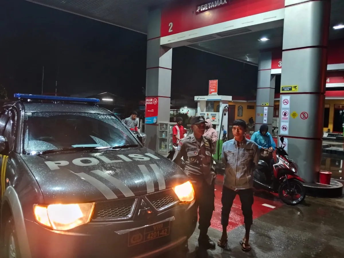 Polsek Paseh Lakukan Patroli Keamanan di SPBU Pertamina