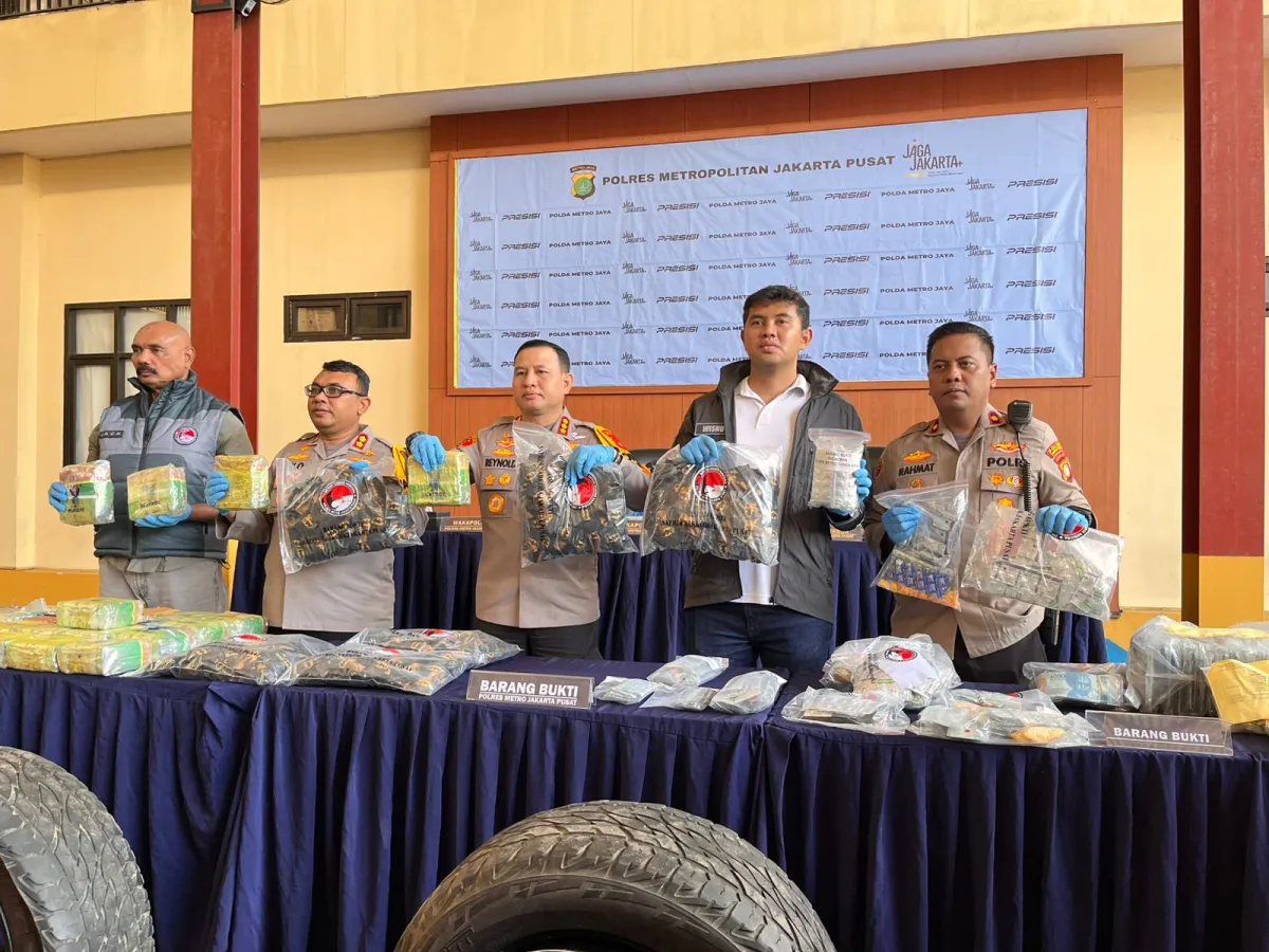 Polres Metro Jakarta Pusat Ungkap Jaringan Narkotika Medan-Jakarta dan 14 Kasus Obat Berbahaya