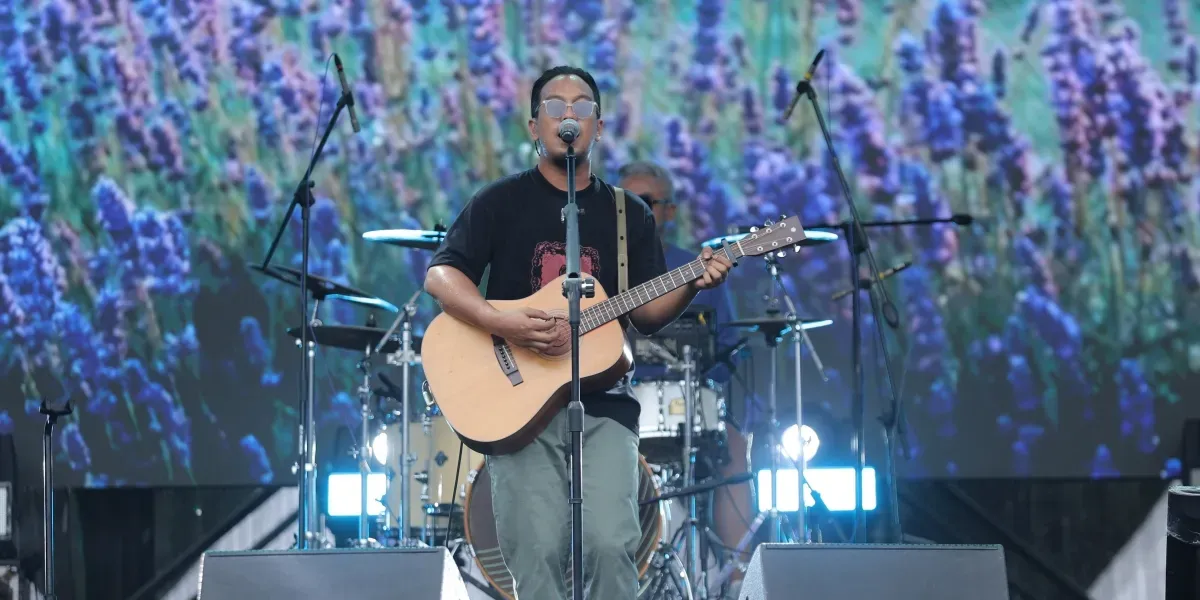 KLBB Festival 2026: Band Rumah Sakit Hibur Penonton di Tengah Cuaca Panas