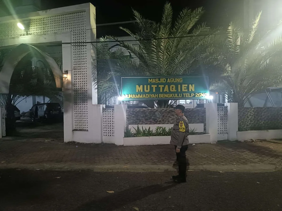 Polsek Teluk Segara Lakukan Patroli Subuh untuk Amankan Ibadah Ramadan