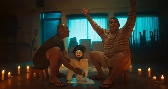 Film Tiba-Tiba Setan: Horor dan Komedi dalam Petualangan Keluarga