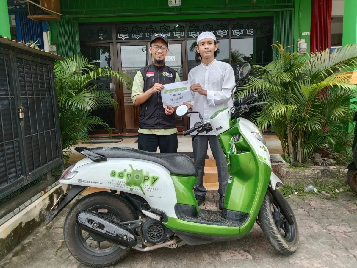 BMH Serahkan Motor untuk Tingkatkan Mobilitas Dai Tangguh