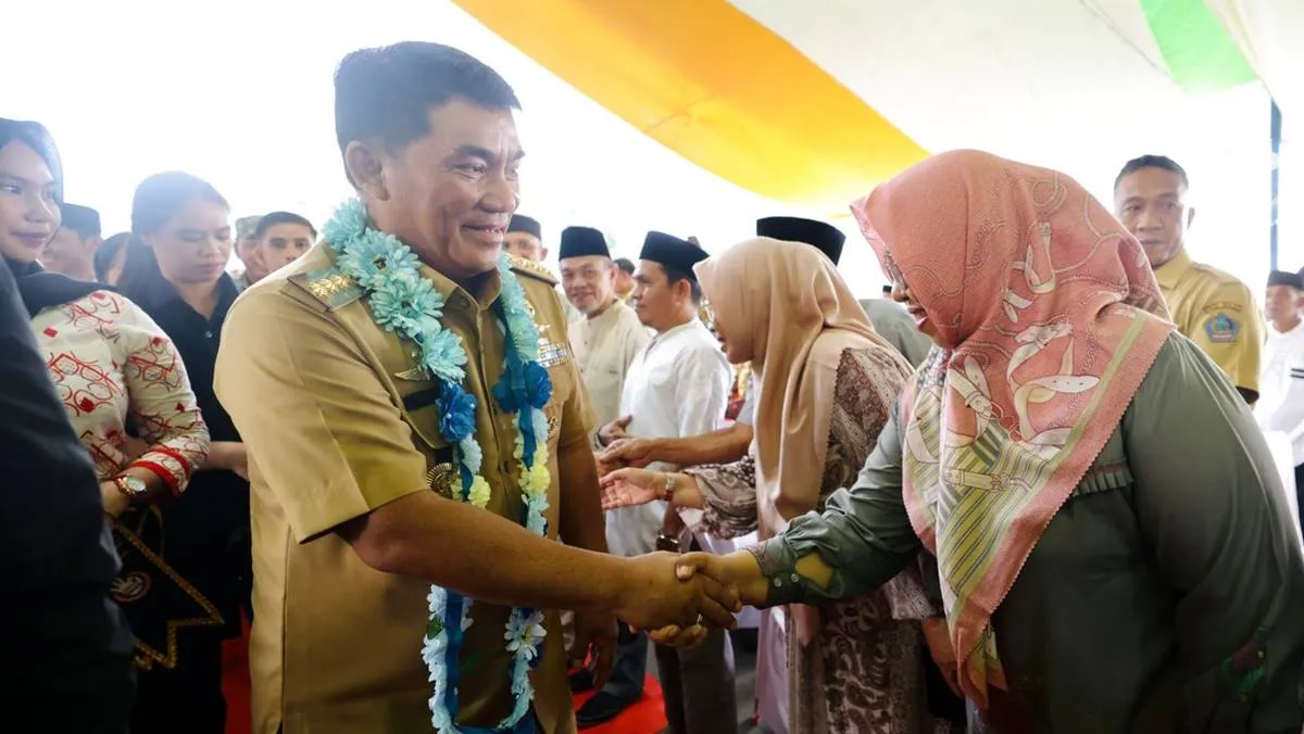 Gubernur Yulius Selvanus Rayakan Buka Puasa Bersama Warga Bolsel