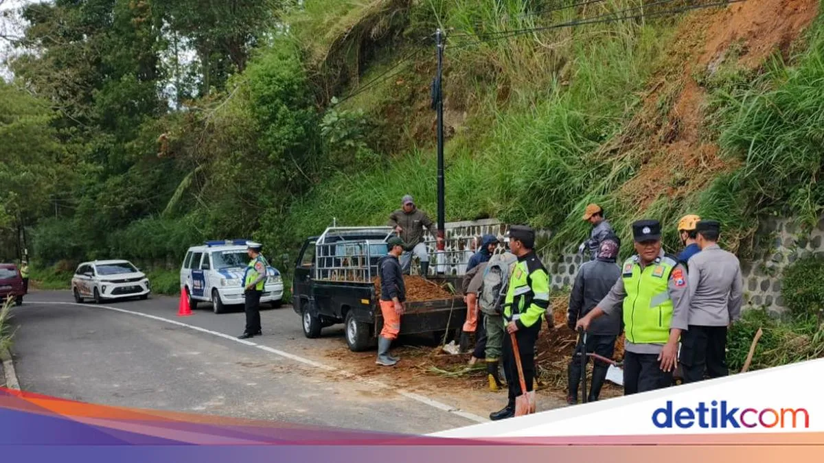 Waspada! Jalur Sarangan Cemoro Sewu Magetan Terkena Longsor