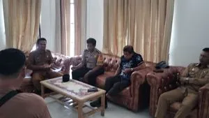 Bhabinkamtibmas Fasilitasi Mediasi Sengketa Lahan di Kantor Camat Bambaira