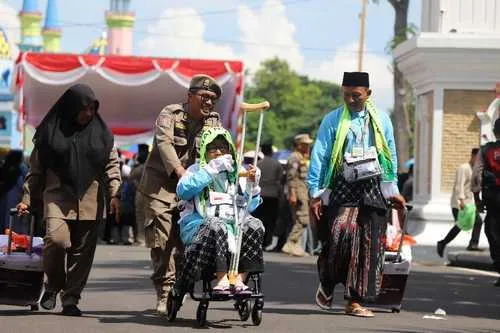 Pemberangkatan Jemaah Haji Kabupaten Tuban Berjalan Lancar, Catatan dari Jemaah dan Pengantar