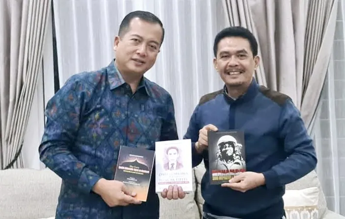 Nurdin Ranggabarani: Penulis Buku Sejarah dari NTB Hingga ke Prancis dan Afrika Selatan