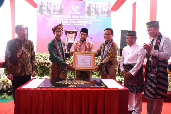 Vihara Sam Bong Dja Sambas Tarik Minat Pengunjung dengan Dekorasi Menarik