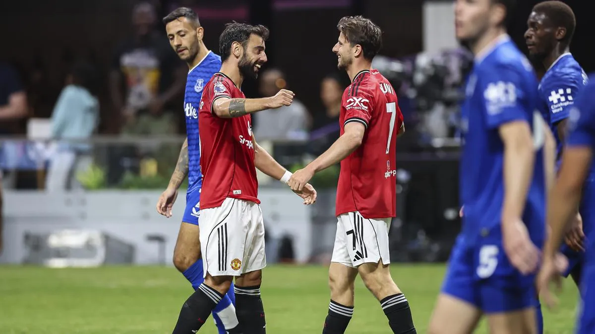 Manchester United Jual Kiper Bayindir Menyusul Kembalinya Onana