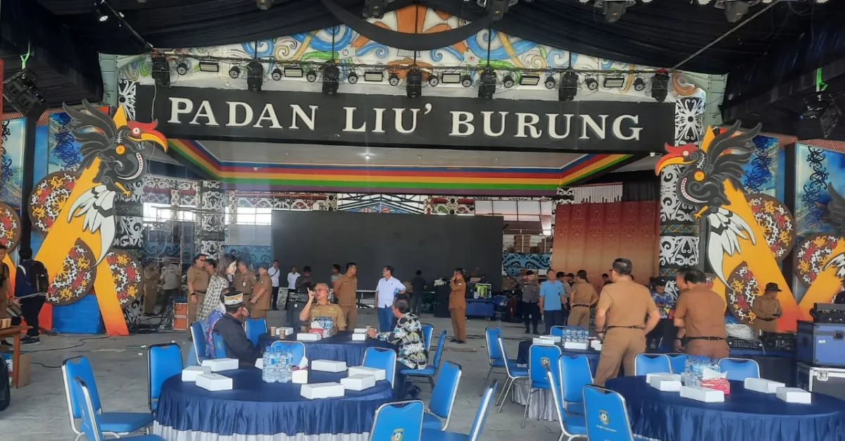 Festival Irau 2025: Panggung Berhias Burung Enggang Simbol Persatuan Kalimantan