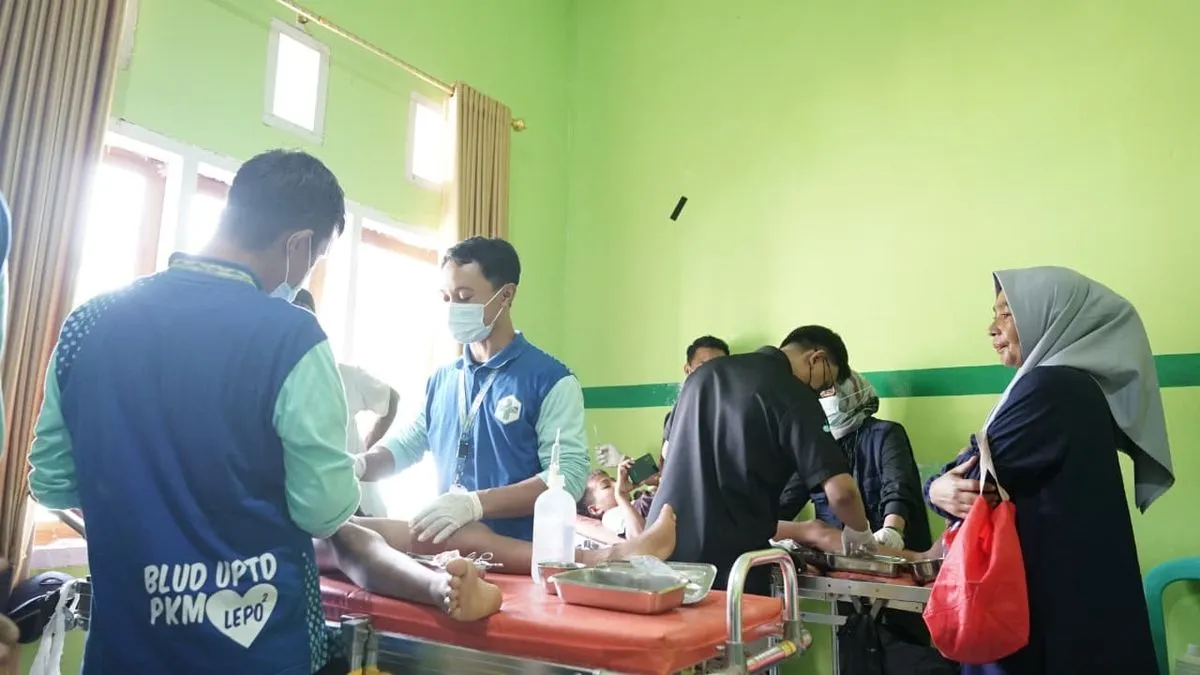 TMMD 127 Kodim 1417/Kendari Gelar Sunatan Massal untuk Masyarakat Kurang Mampu