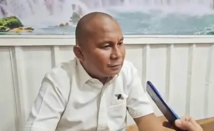 Ketegangan di Kantor Camat Barus: Lurah Padang Masiang Diduga Berlagak Preman saat Audiensi Bantuan Banjir