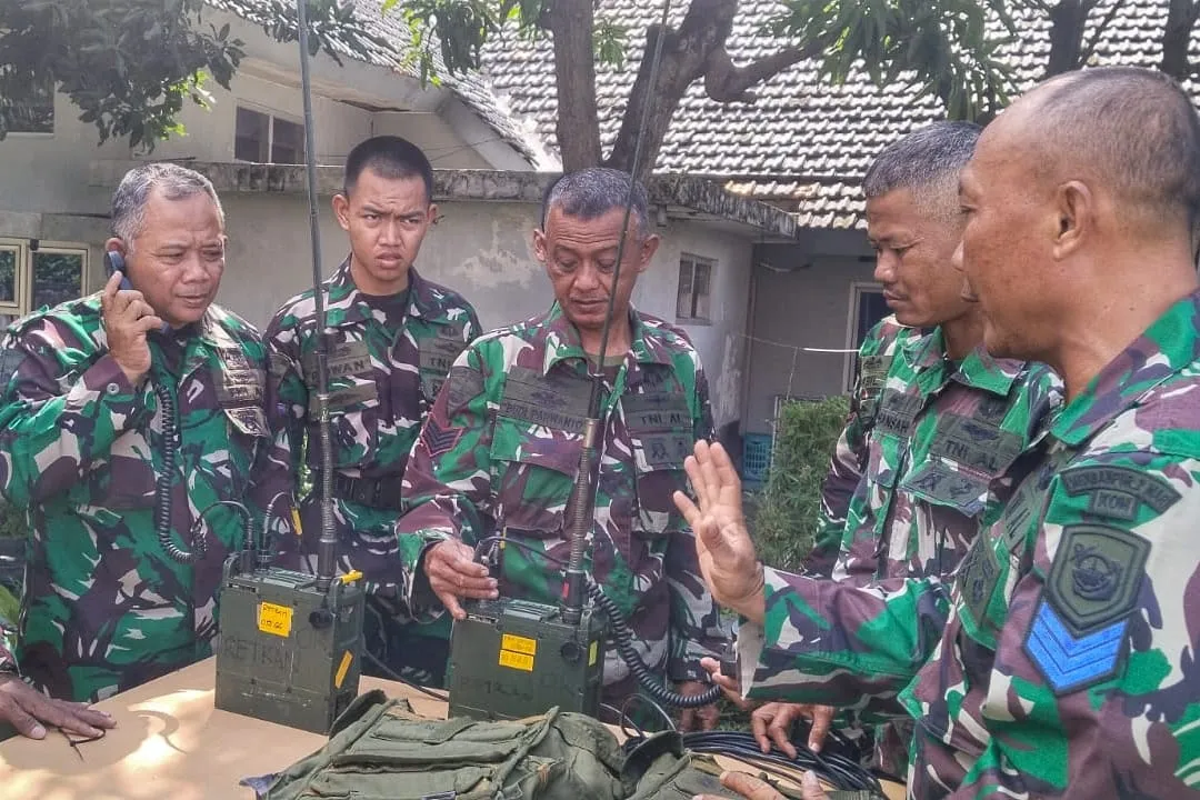 Prajurit Marinir Tingkatkan Kapabilitas Komunikasi Melalui Pelatihan Alkom Militer