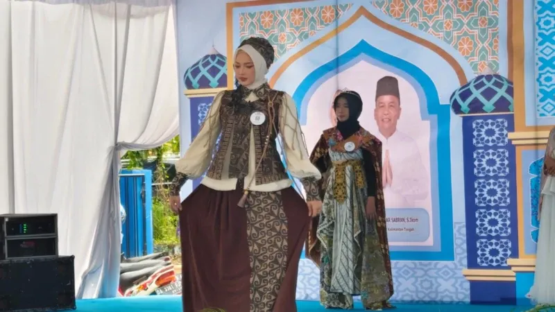 Rere Tampil Percaya Diri di Fashion Show Gebyar Ramadan Berkah V