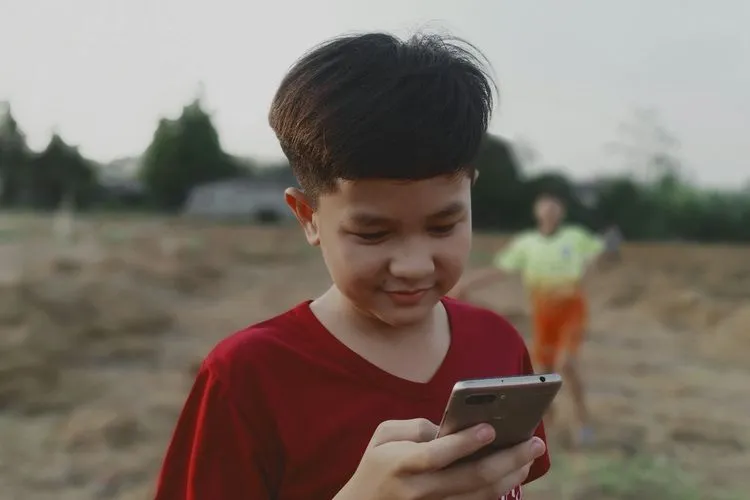 PP Tunas: Regulasi Baru untuk Lindungi Anak di Era Digital