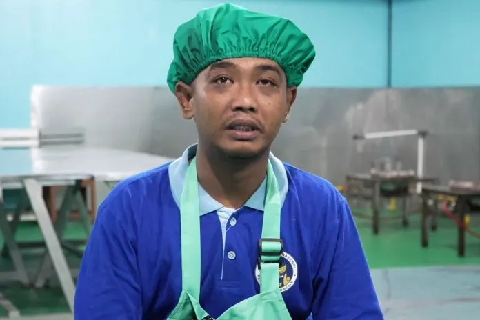 Tri Widodo, Penyandang Disabilitas yang Berdaya Lewat Dapur MBG