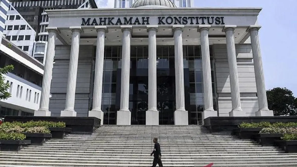 MK Perintahkan Penggantian Uang Pensiun DPR dengan Uang Kehormatan