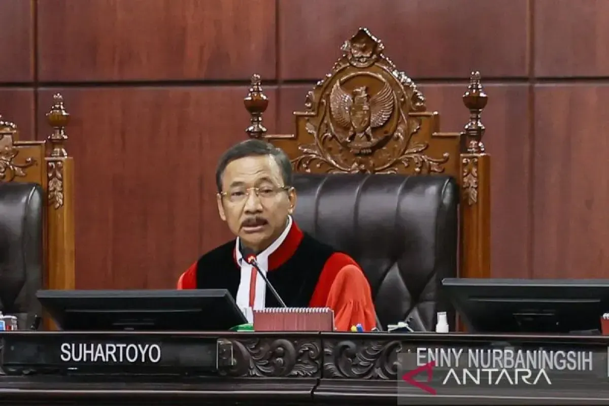 MK Perintahkan Perubahan UU Hak Keuangan Pejabat Negara dalam Dua Tahun