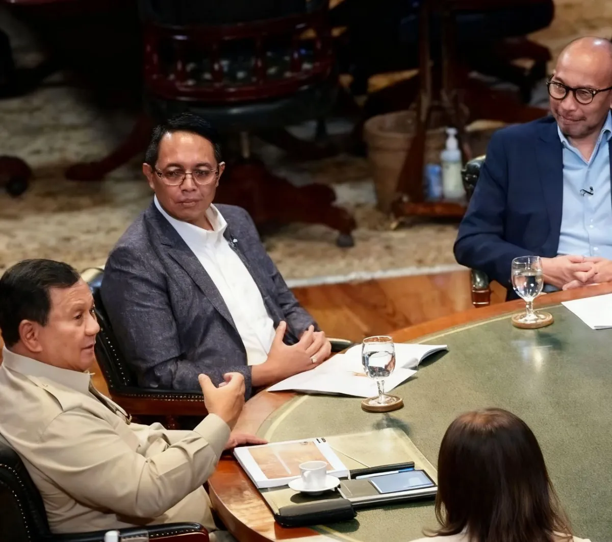Prabowo Bahas Geopolitik dan Kebijakan Nasional dalam Diskusi Tertutup