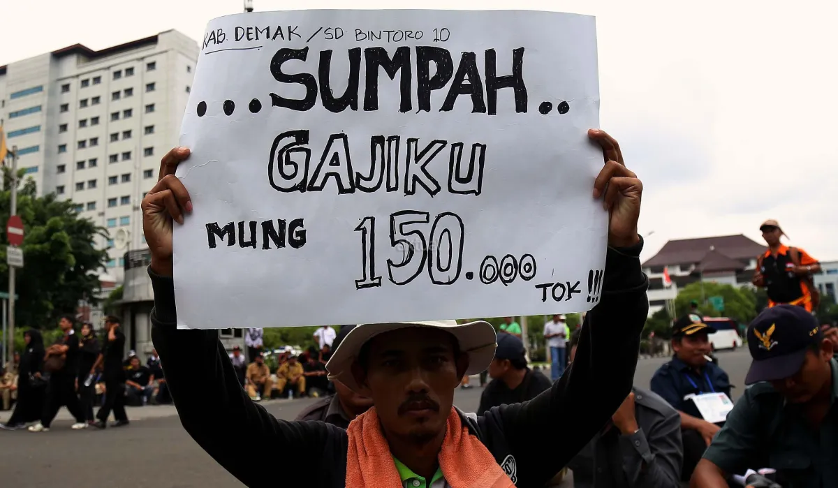 DPR Soroti Ketidakseriusan Negara dalam Melindungi Hak Guru