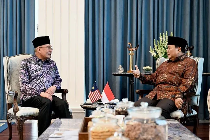Presiden Prabowo dan PM Anwar Bahas Isu Geopolitik dalam Pertemuan Hangat