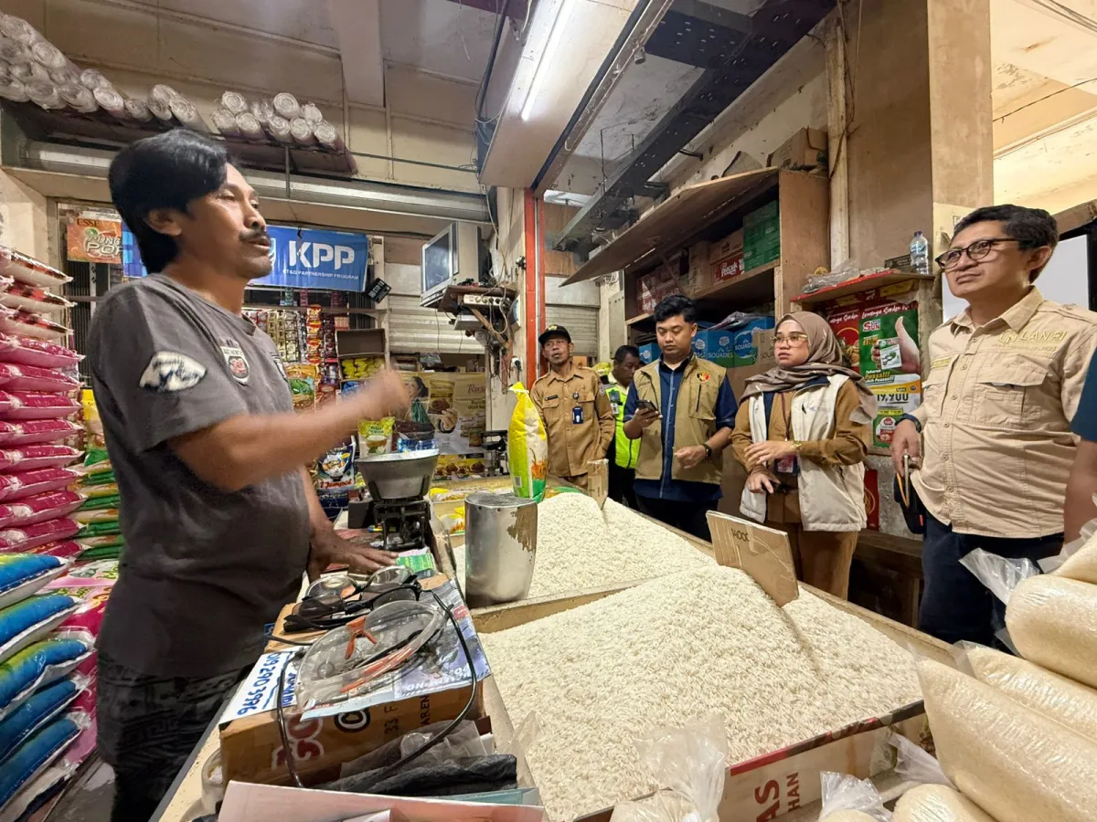 Harga Bahan Pokok di Pasar Klandasan Tetap Stabil, Cabai Rawit Tertinggi Rp92 Ribu
