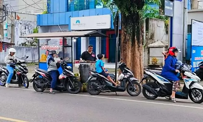Gorengan Menjadi Primadona Ngabuburit di Kepanjen Selama Ramadan