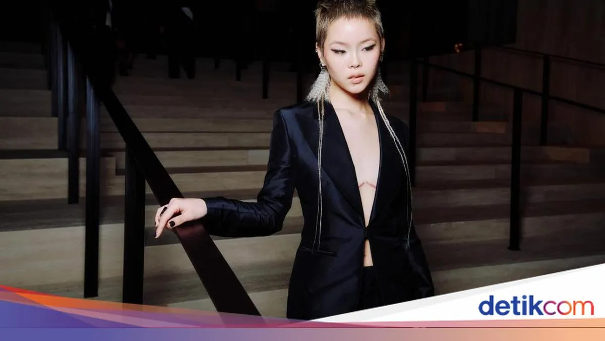 Cocona XG Tampilkan Bekas Operasi Payudara di Fashion Show Gucci